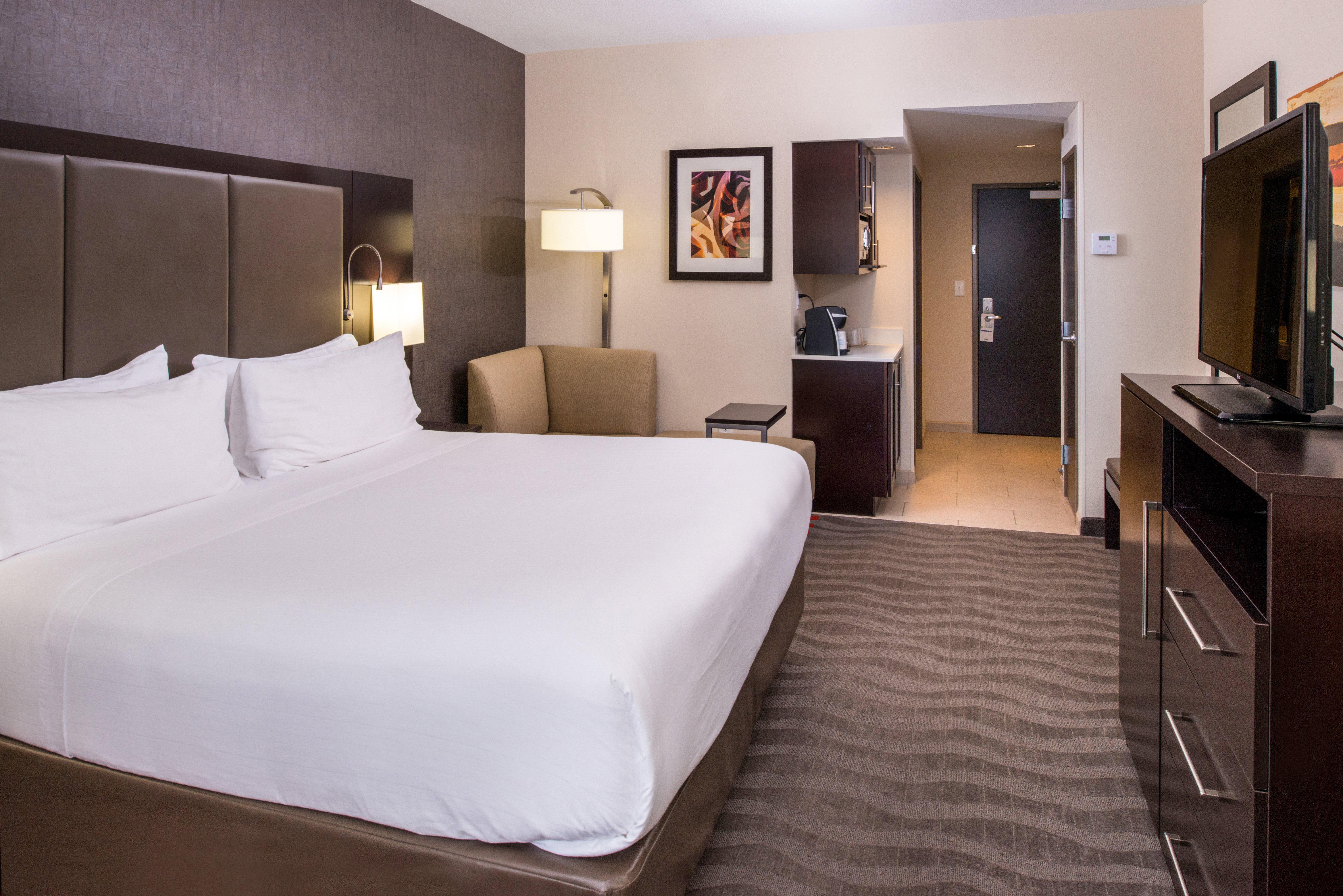 Express & By Ihg