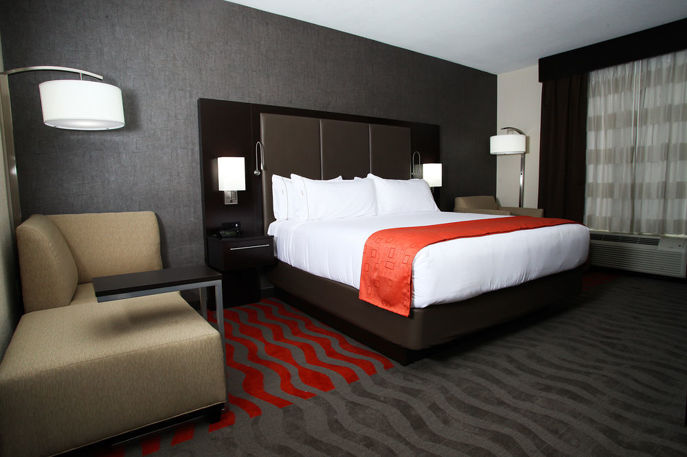 Express & By Ihg 2*